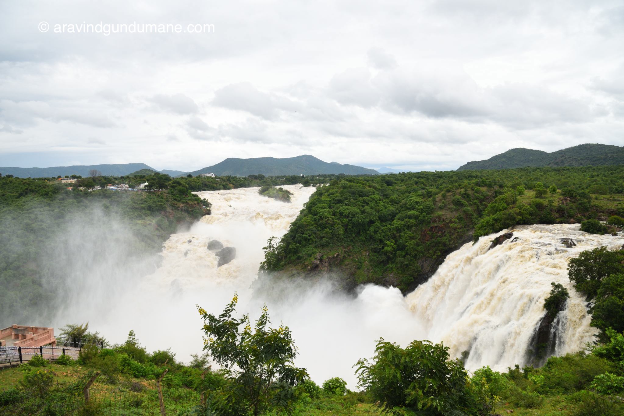 Shivanasamudra - Gaganachukki and Barachukki falls - Treks and Travels